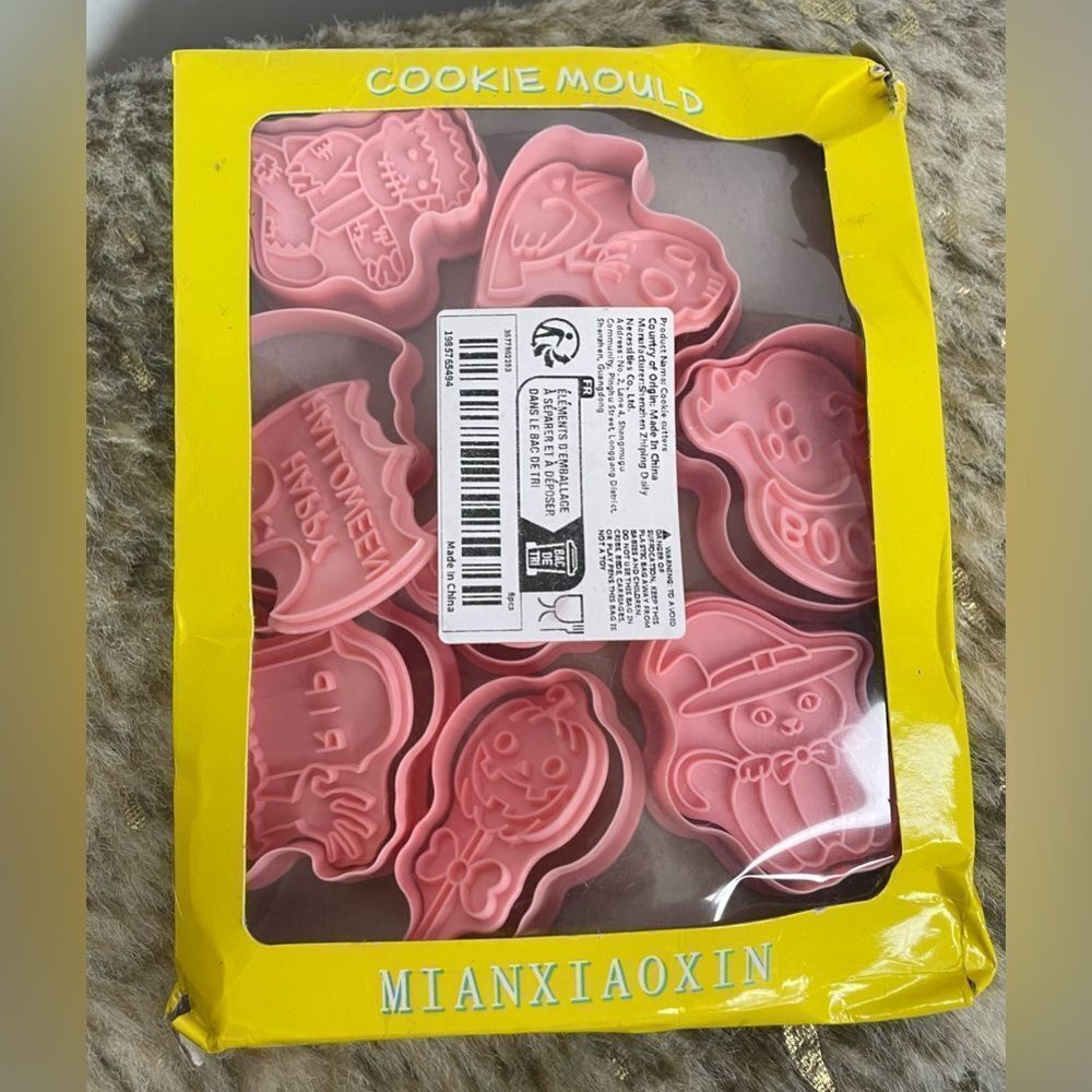 5 for $25🔥Halloween Shaped Cookie Moulds‎